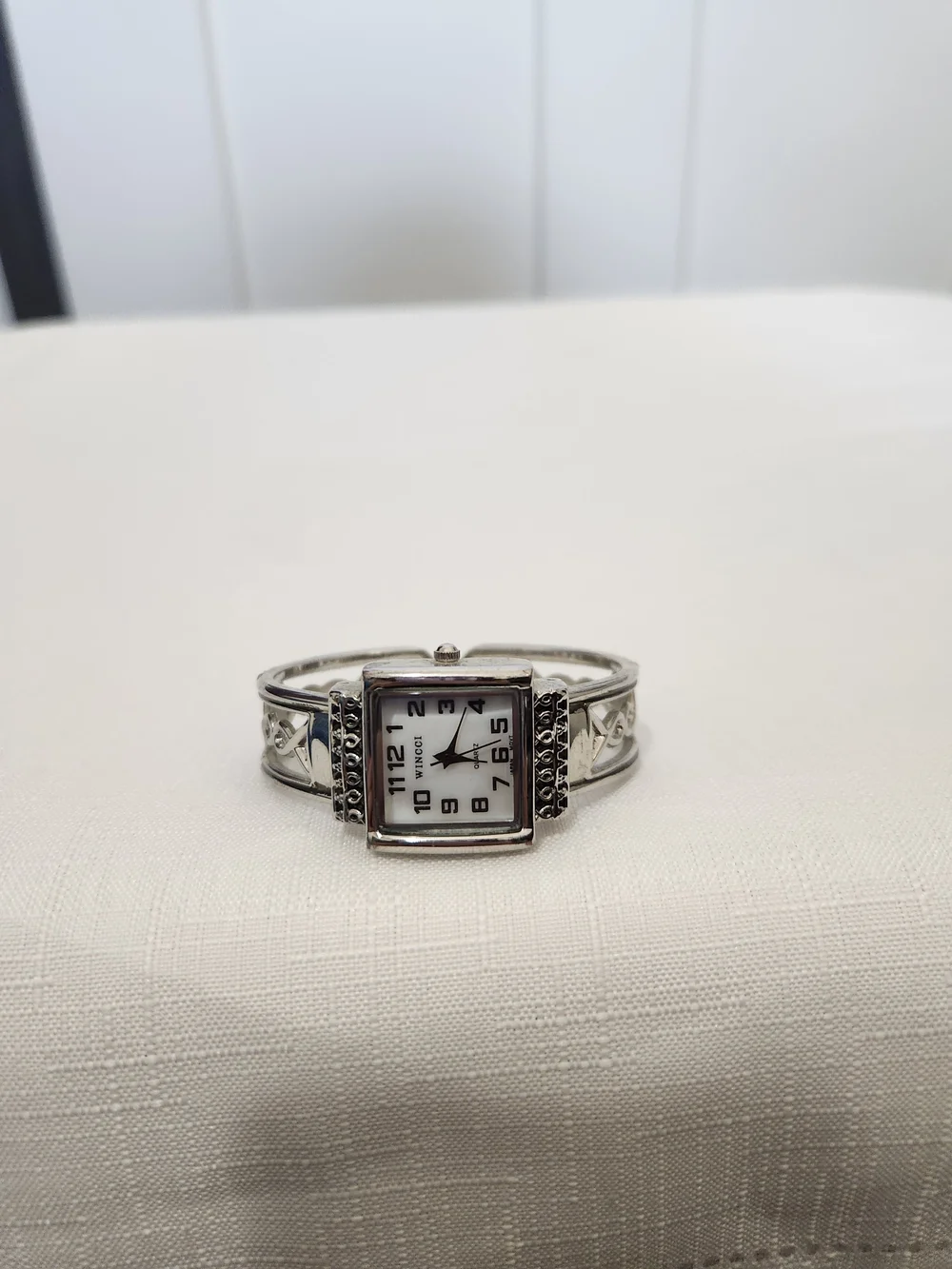 WINCCI Silver Tone Square Face Bracelet Wrist Watch - White Dial